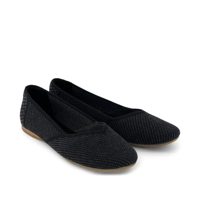 Gemma Flat in Black Engineered Knit