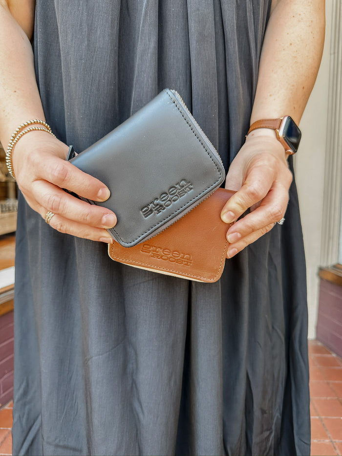 GR Compact Zipper Wallet in Black