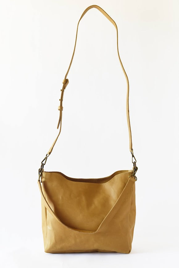 GR Mid-sized Crossbody in Caramel