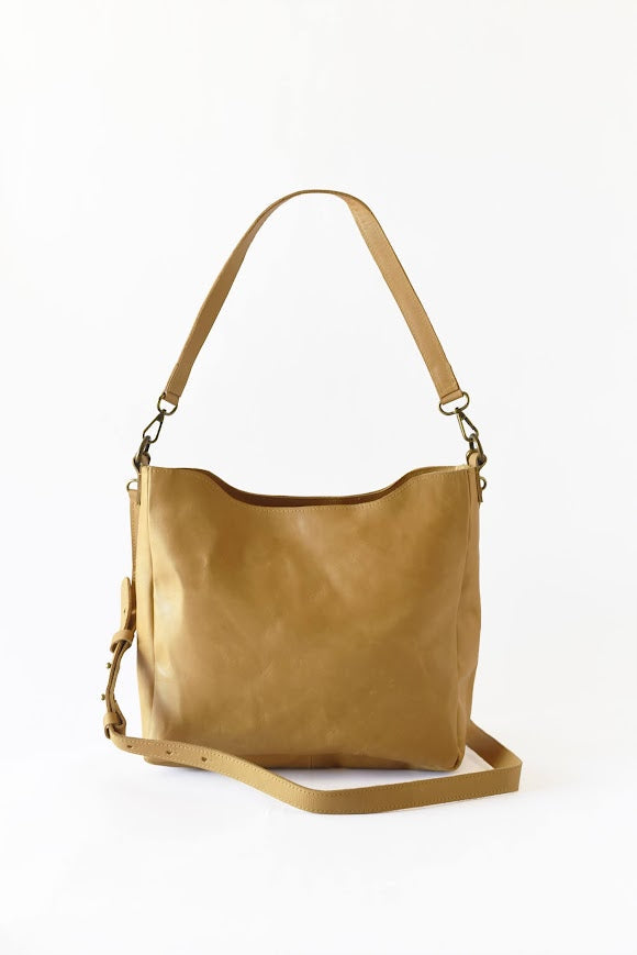 GR Mid-sized Crossbody in Caramel