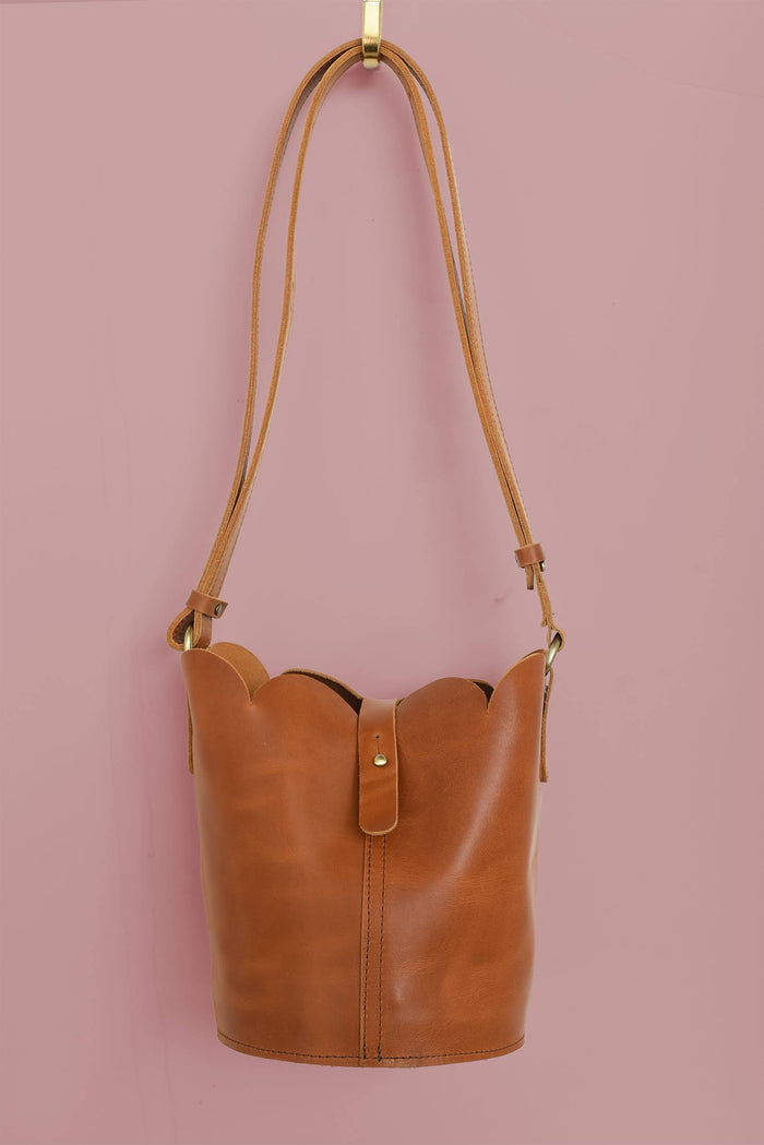 GR Scalloped Bucket Bag in Caramel