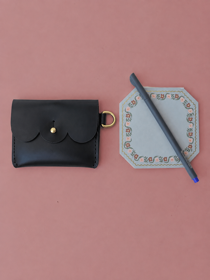 GR Scalloped Card Carrier