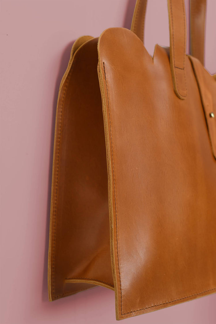 GR Scalloped Large Tote in Caramel