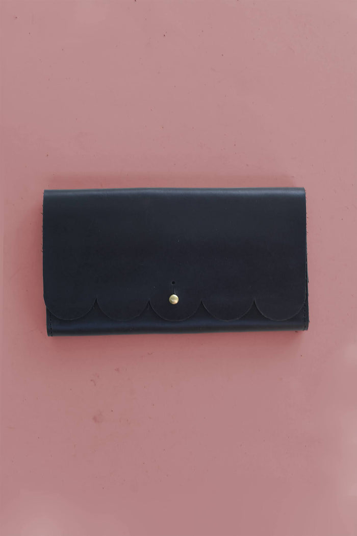 GR Scalloped Wallet in Black