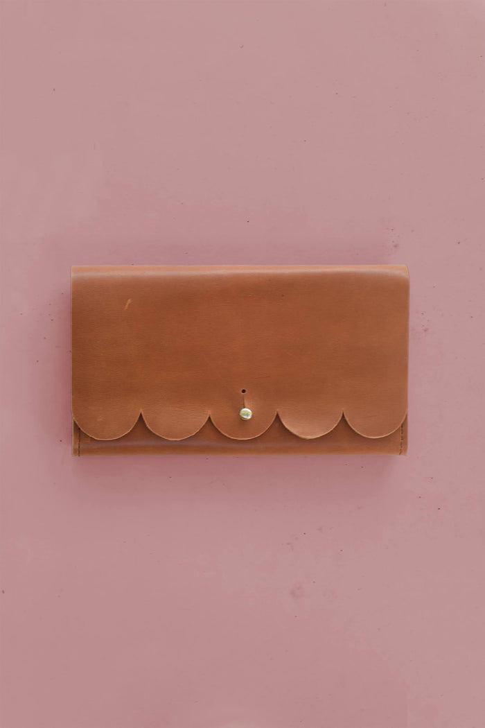 GR Scalloped Wallet in Caramel