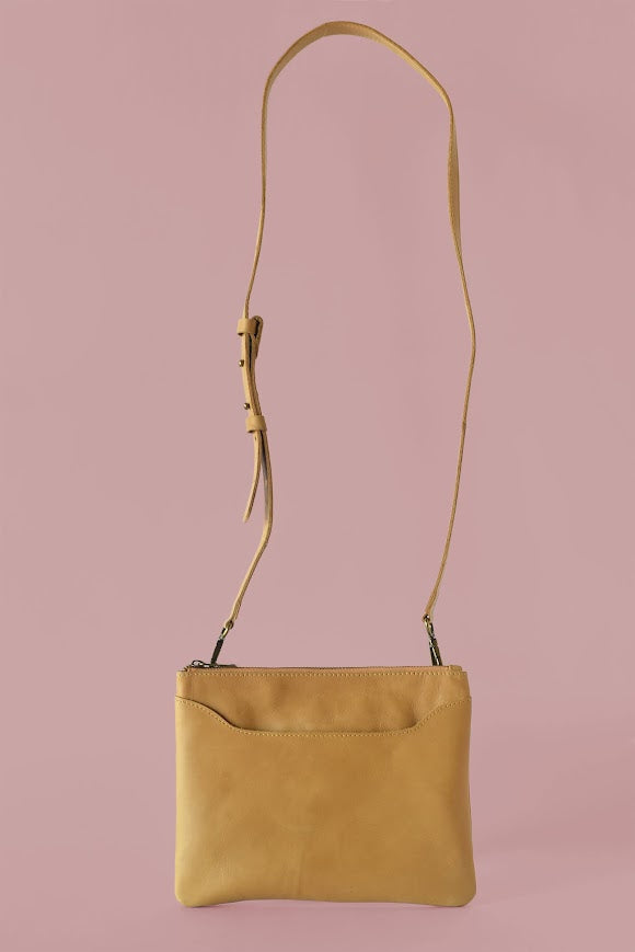 GR Simple Crossbody in Caramel