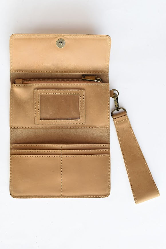 GR Wallet Wristlet in Caramel