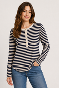 Slim Shirttail Henley in Navy/Oatmeal