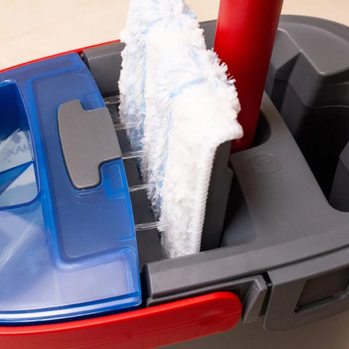 Vileda H2prO flat mop, 100% separation of clean and dirty water, two tanks, 3 microfiber pads, 360° tip, 175774